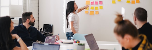 诚挚寄语关于我们板块展示公司团队合影与品牌理念