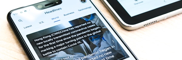 前线速递新闻编辑室工作人员处理最新的体育资讯动态